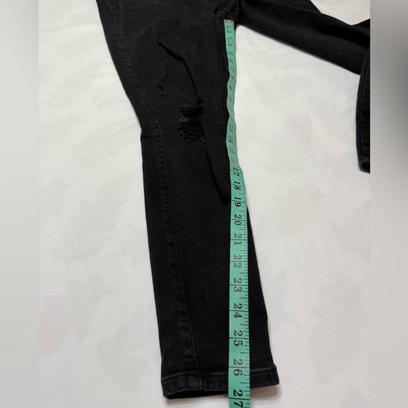 Torrid Black Skinny Jeans with Distressed Knees - Picture 6 of 7